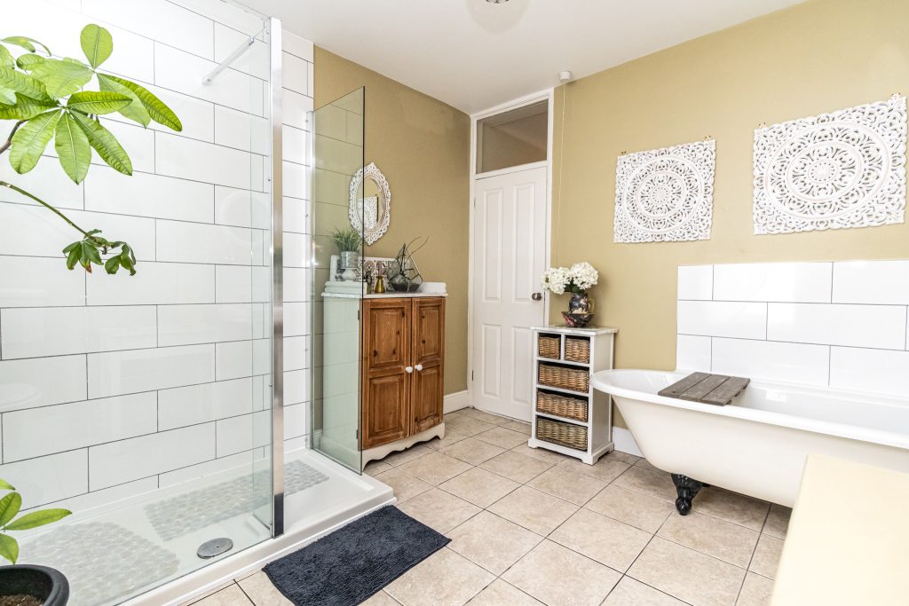 2 bedroom house Sold STC, Hollam Road, Southsea, PO4 – photo 11
