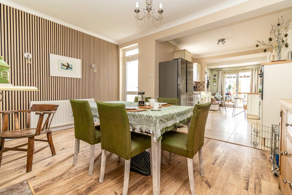 2 bedroom house Sold STC, Hollam Road, Southsea, PO4 – photo 2