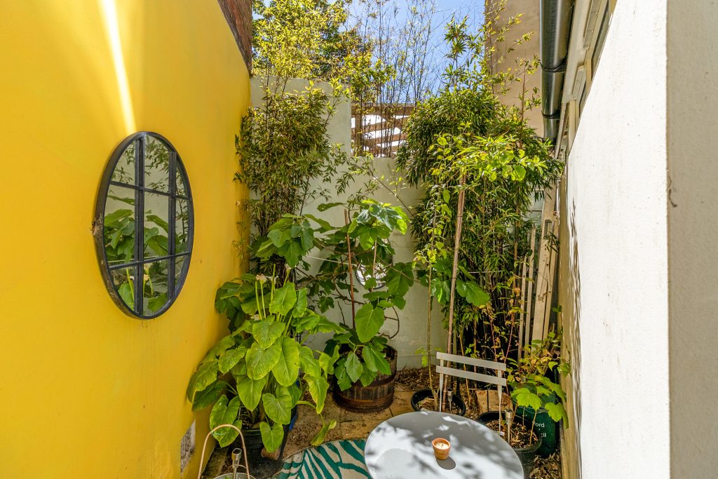 2 bedroom property Sold STC, Alhambra Road, Southsea, PO4 – photo 23