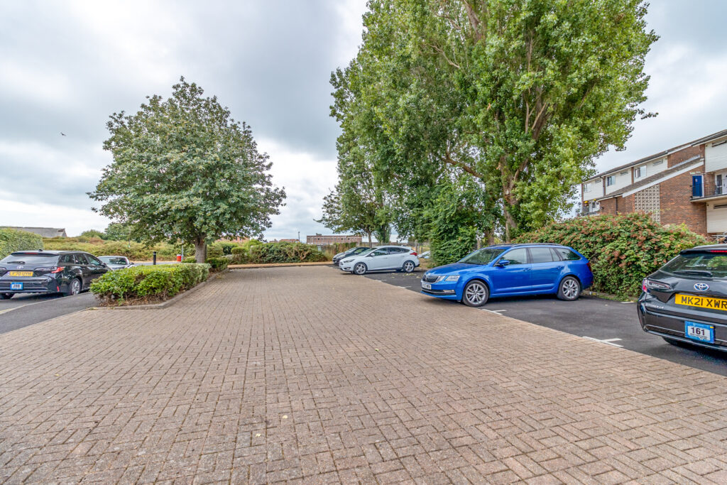 2 bedroom flat for sale, Ferry Road, Southsea, PO4 – photo 12
