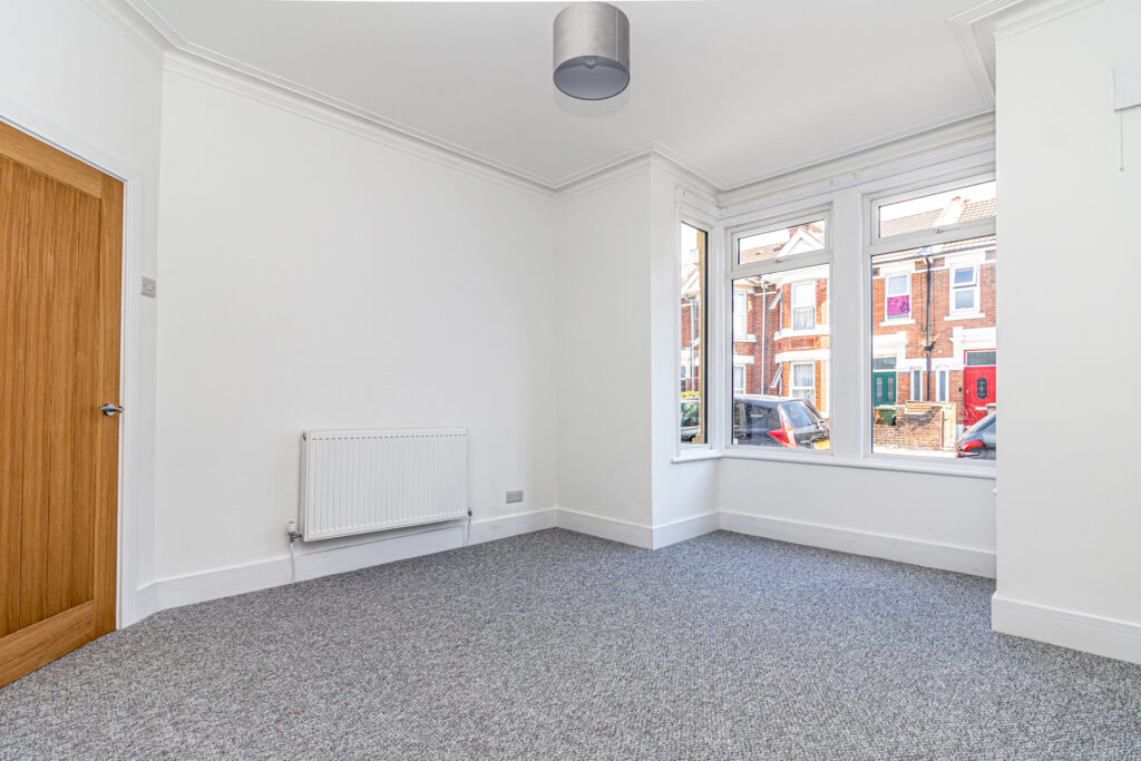 3 bedroom house Sold STC, Winter Road, Southsea, PO4 – photo 7