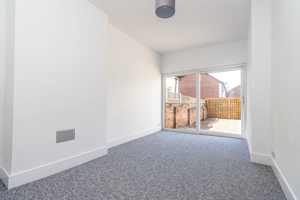 3 bedroom house Sold STC, Winter Road, Southsea, PO4 – photo 5