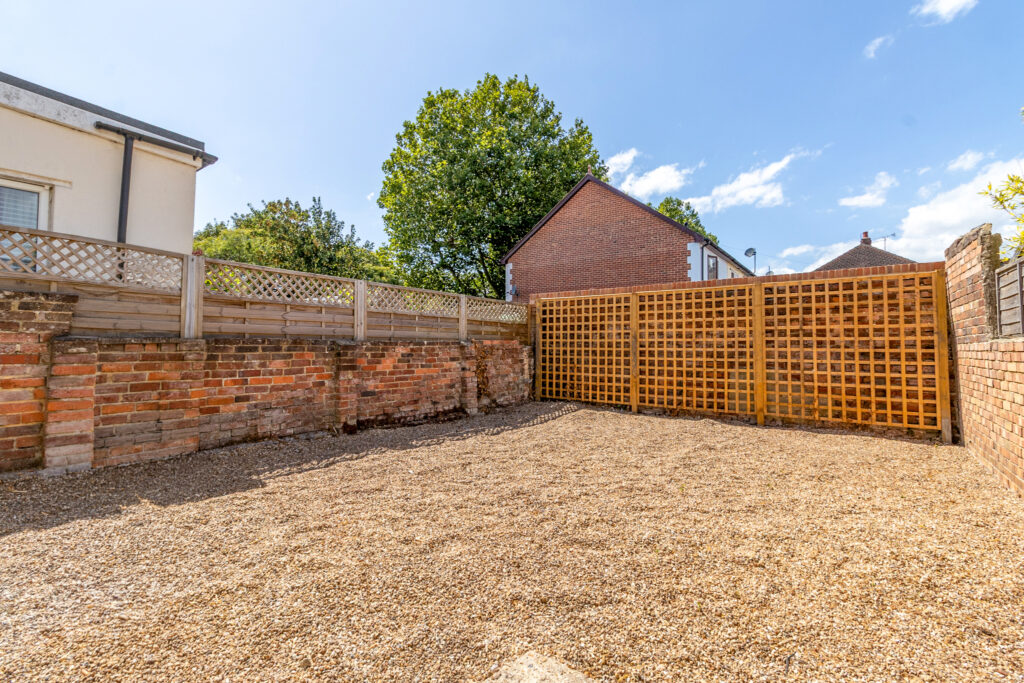 3 bedroom house Sold STC, Winter Road, Southsea, PO4 – photo 31