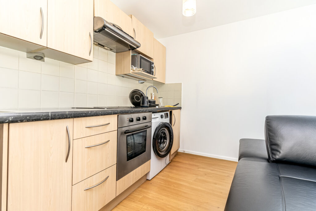 1 bedroom property for sale, Gunwharf Quays, The Round House Gunwharf Quays, PO1 – photo 6