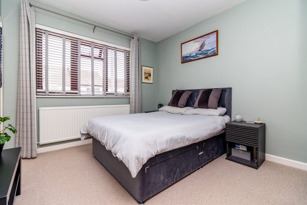 2 bedroom house Sold STC, Stamshaw Road, Portsmouth, PO2 – photo 9
