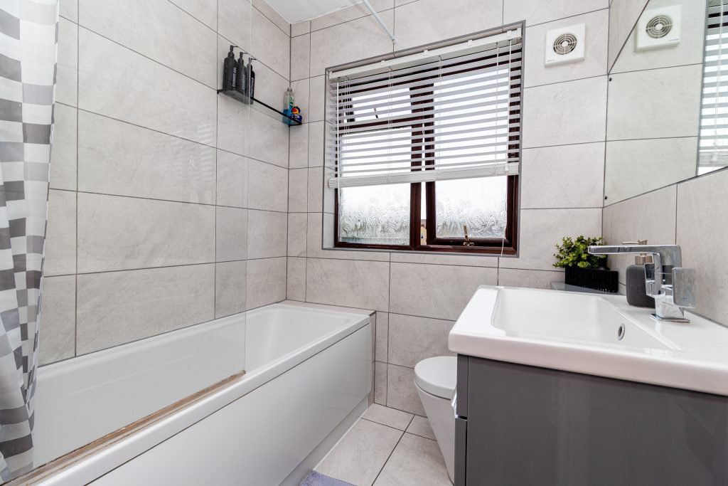 2 bedroom house Sold STC, Stamshaw Road, Portsmouth, PO2 – photo 17