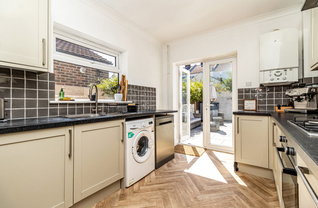 3 bedroom house Sold STC, Westfield Road, Southsea, PO4 – photo 5