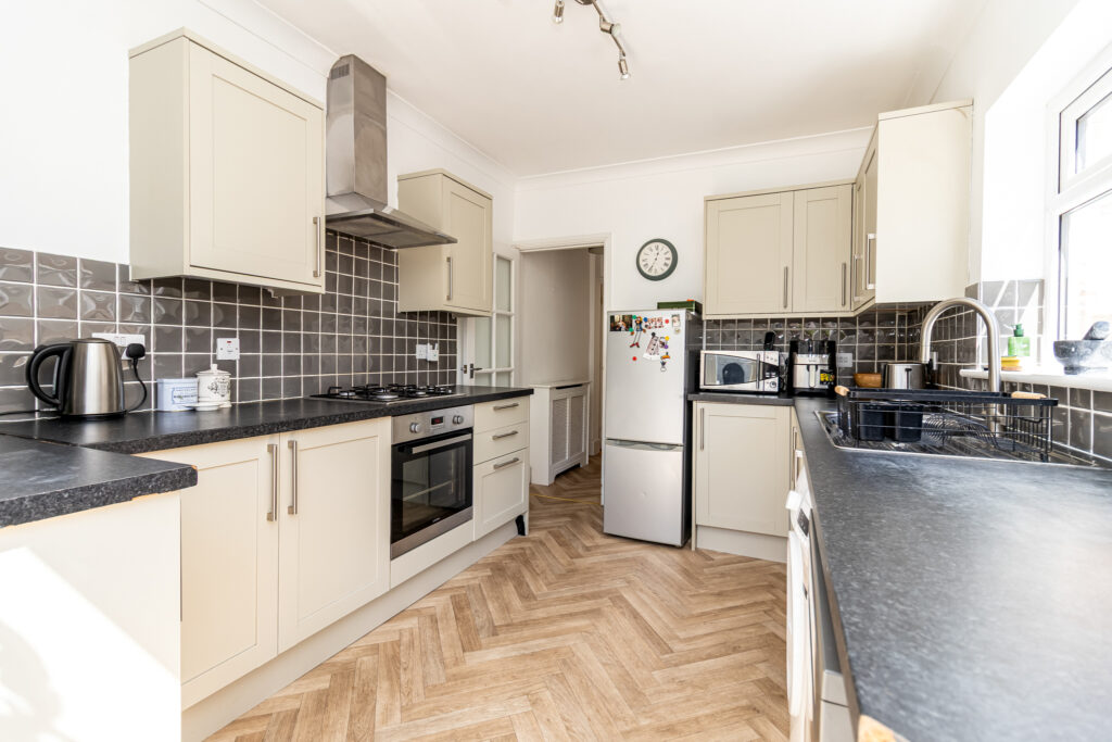 3 bedroom house Sold STC, Westfield Road, Southsea, PO4 – photo 7