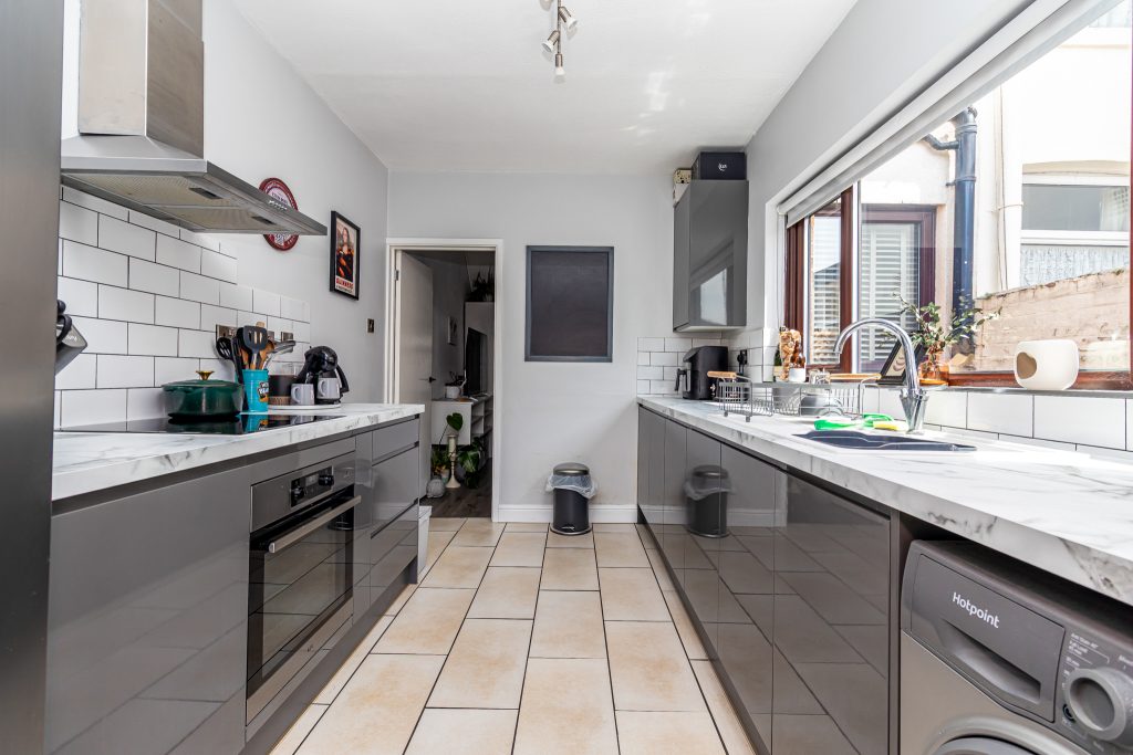 2 bedroom house Sold STC, Stamshaw Road, Portsmouth, PO2 – photo 16