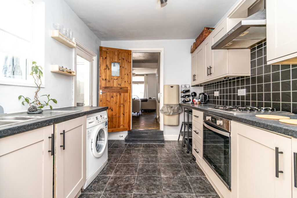 2 bedroom house Sold STC, Brompton Road, Southsea, PO4 – photo 20