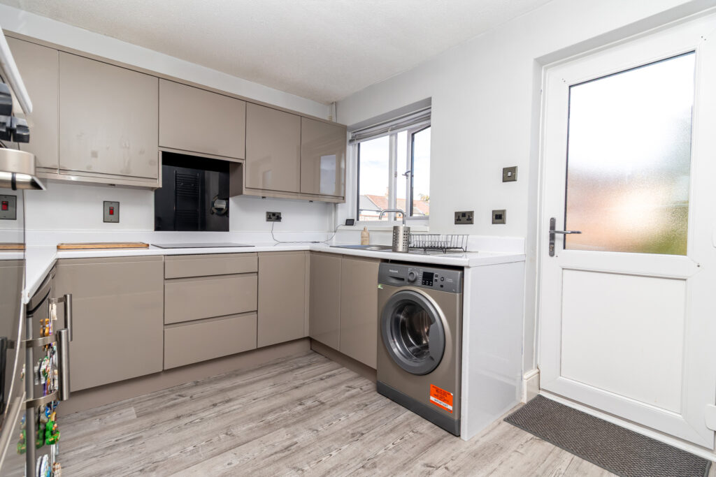 2 bedroom house Sold STC, Haslemere Road, Southsea, PO4 – photo 15