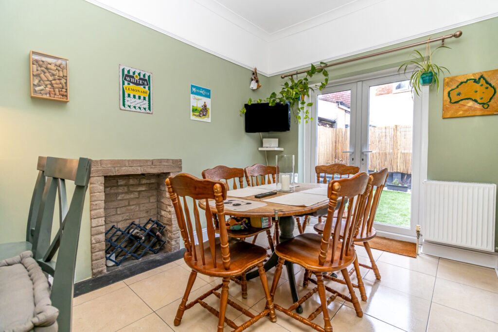 3 bedroom house for sale, Fawcett Road, Southsea, PO4 – photo 6