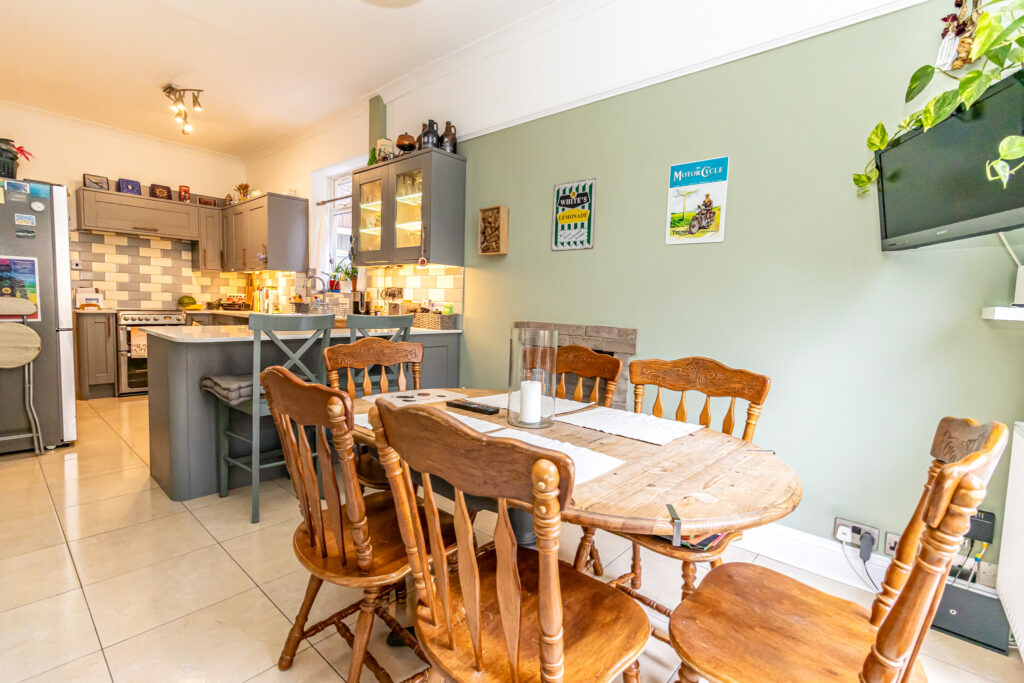 3 bedroom house for sale, Fawcett Road, Southsea, PO4 – photo 5