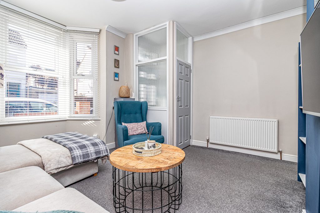 2 bedroom house Sold STC, Westfield Road, Southsea, PO4 – photo 5