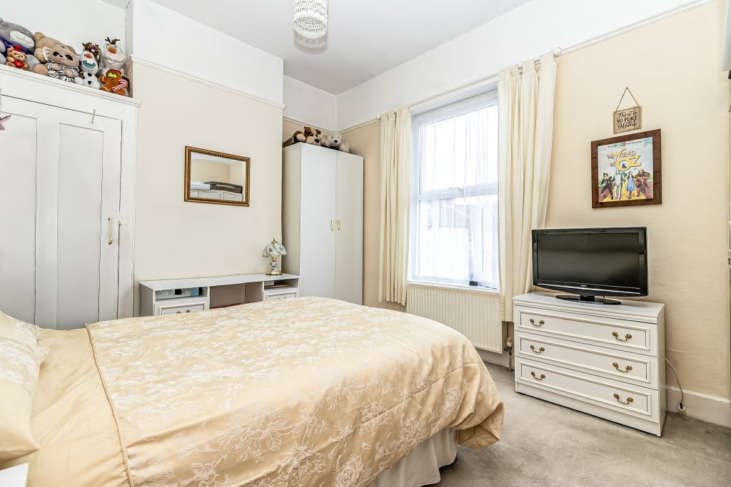 3 bedroom house Sold STC, Addison Road, Southsea, PO4 – photo 8