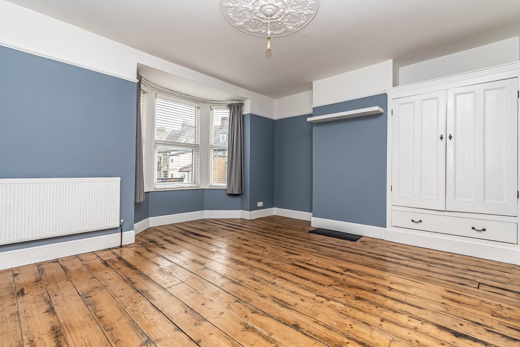 3 bedroom house Sold STC, Winter Road, Southsea, PO4 – photo 8