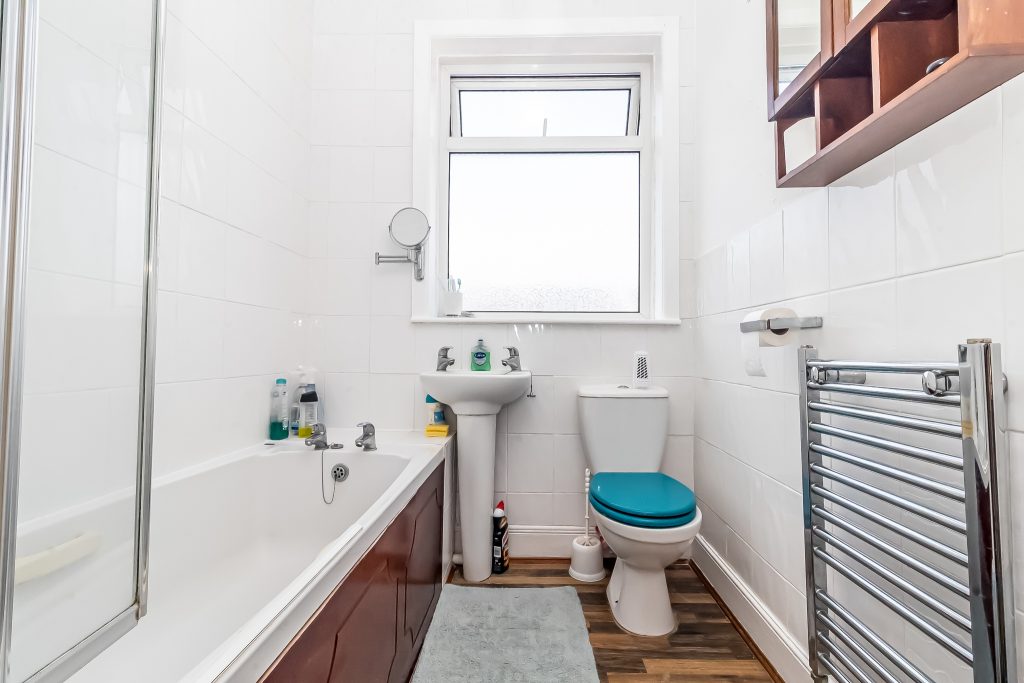 2 bedroom house Sold STC, Sutherland Road, Southsea, PO4 – photo 13