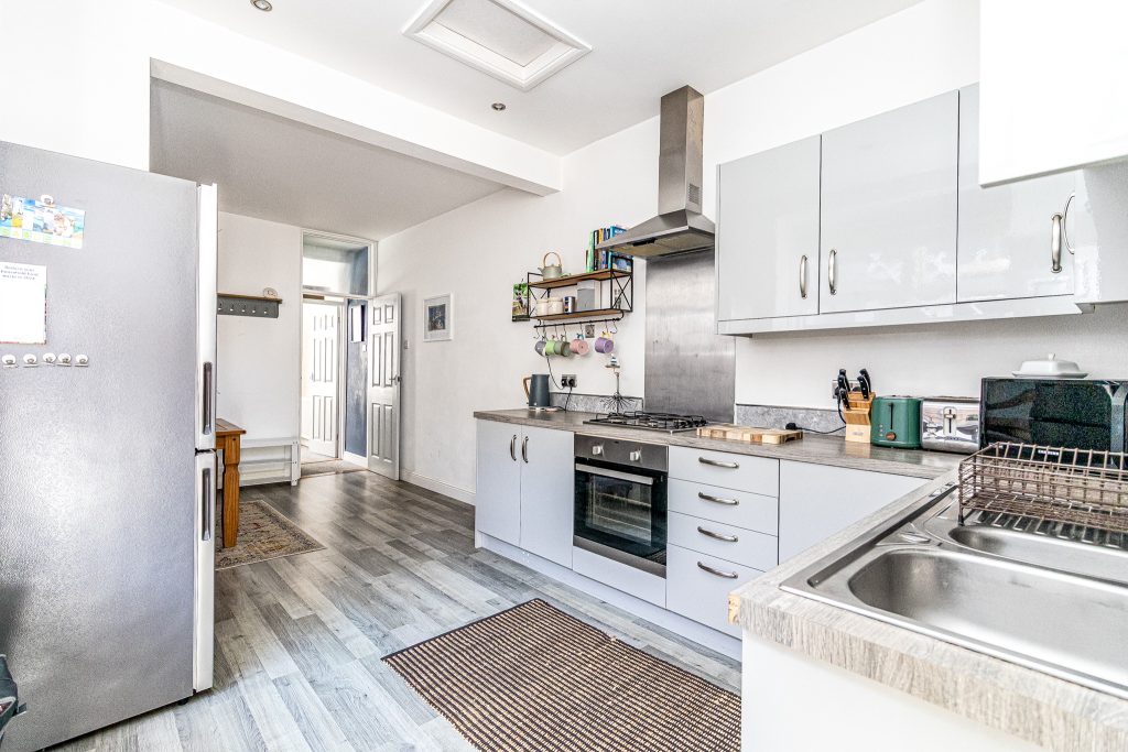 2 bedroom house Sold STC, Westfield Road, Southsea, PO4 – photo 7