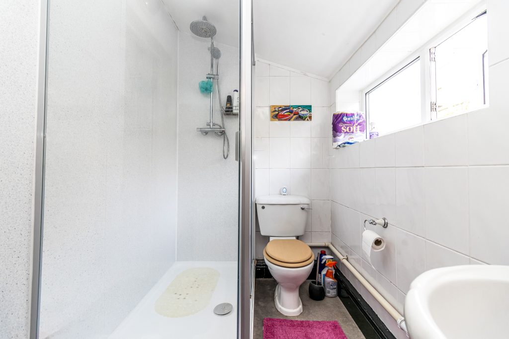 2 bedroom house Sold STC, Frogmore Road, Southsea, PO4 – photo 18