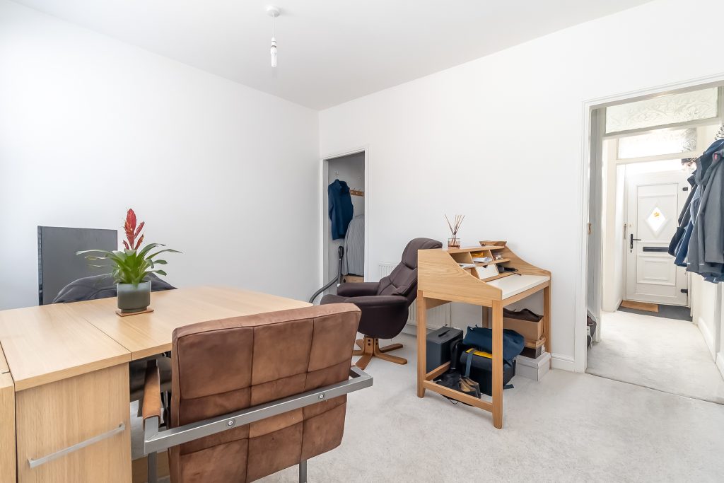 2 bedroom house Sold STC, Sutherland Road, Southsea, PO4 – photo 5