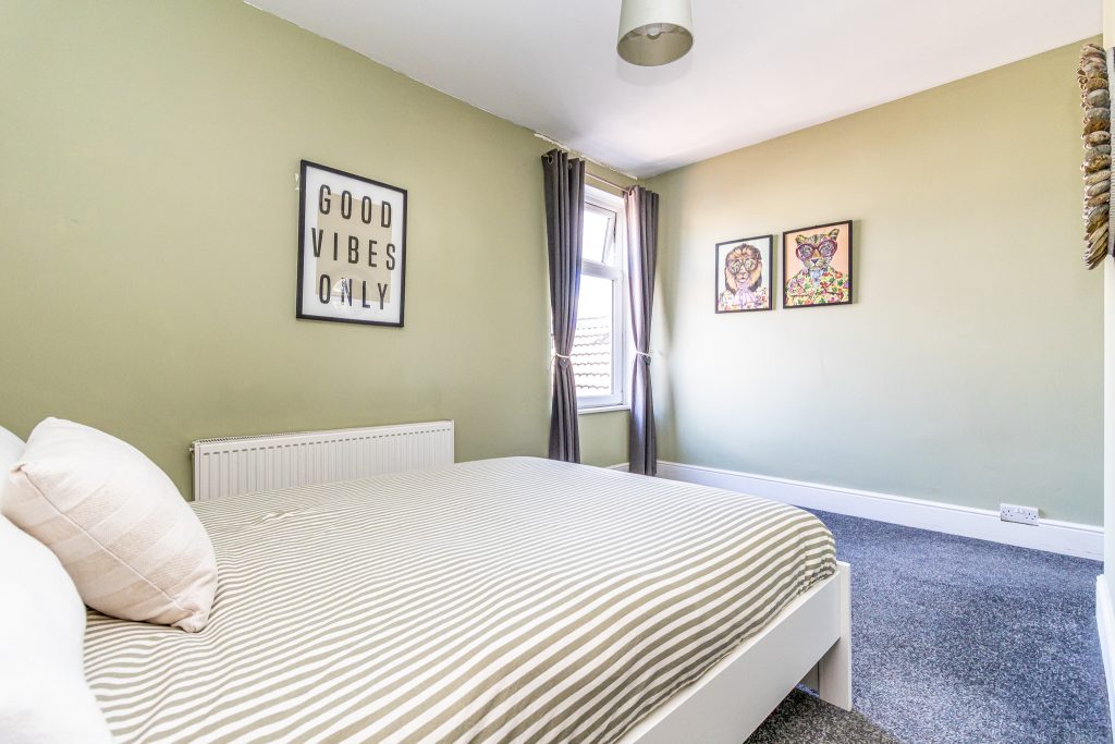 2 bedroom house Sold STC, Westfield Road, Southsea, PO4 – photo 9