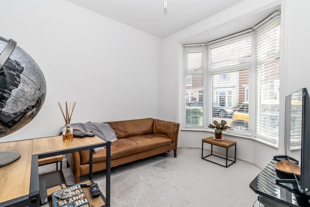 2 bedroom house Sold STC, Sutherland Road, Southsea, PO4 – photo 6