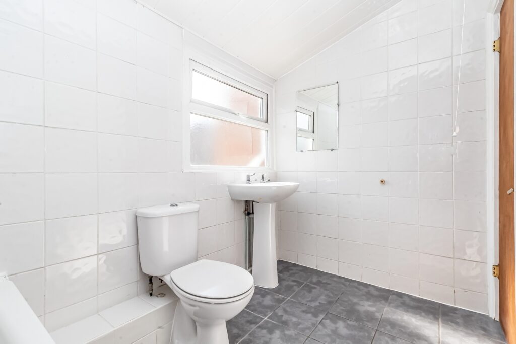 2 bedroom house Sold STC, Frogmore Road, Southsea, PO4 – photo 13