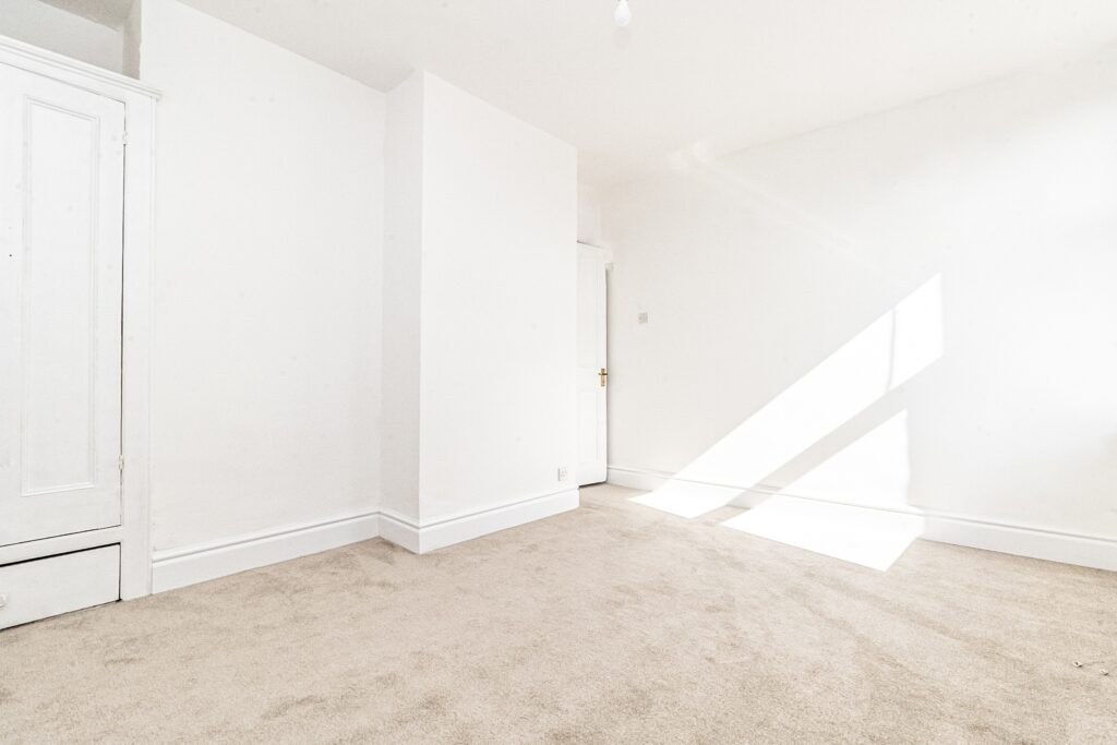 2 bedroom house Sold STC, Frogmore Road, Southsea, PO4 – photo 5