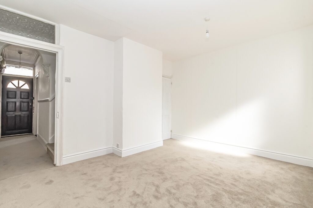2 bedroom house Sold STC, Frogmore Road, Southsea, PO4 – photo 7