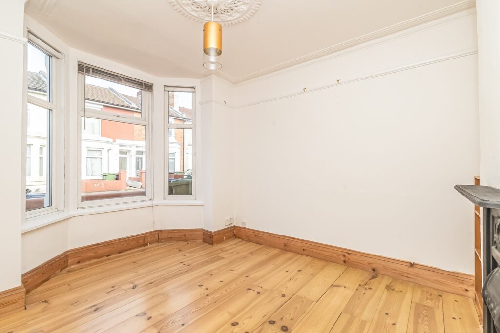 2 bedroom house Sold STC, Frogmore Road, Southsea, PO4 – photo 3